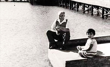 Atatürk çocuklarla bir anı